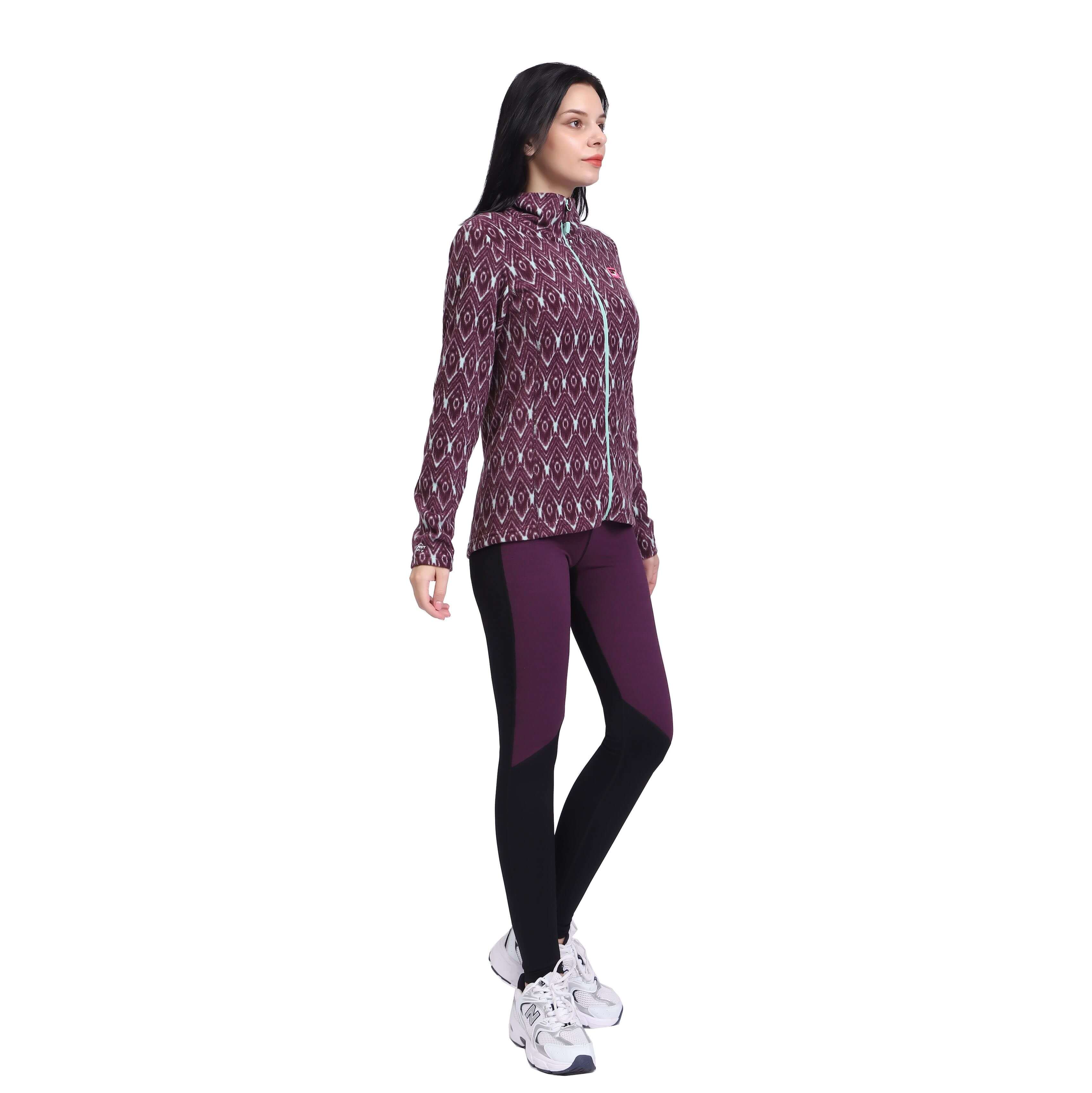 Женщины бегут вершины