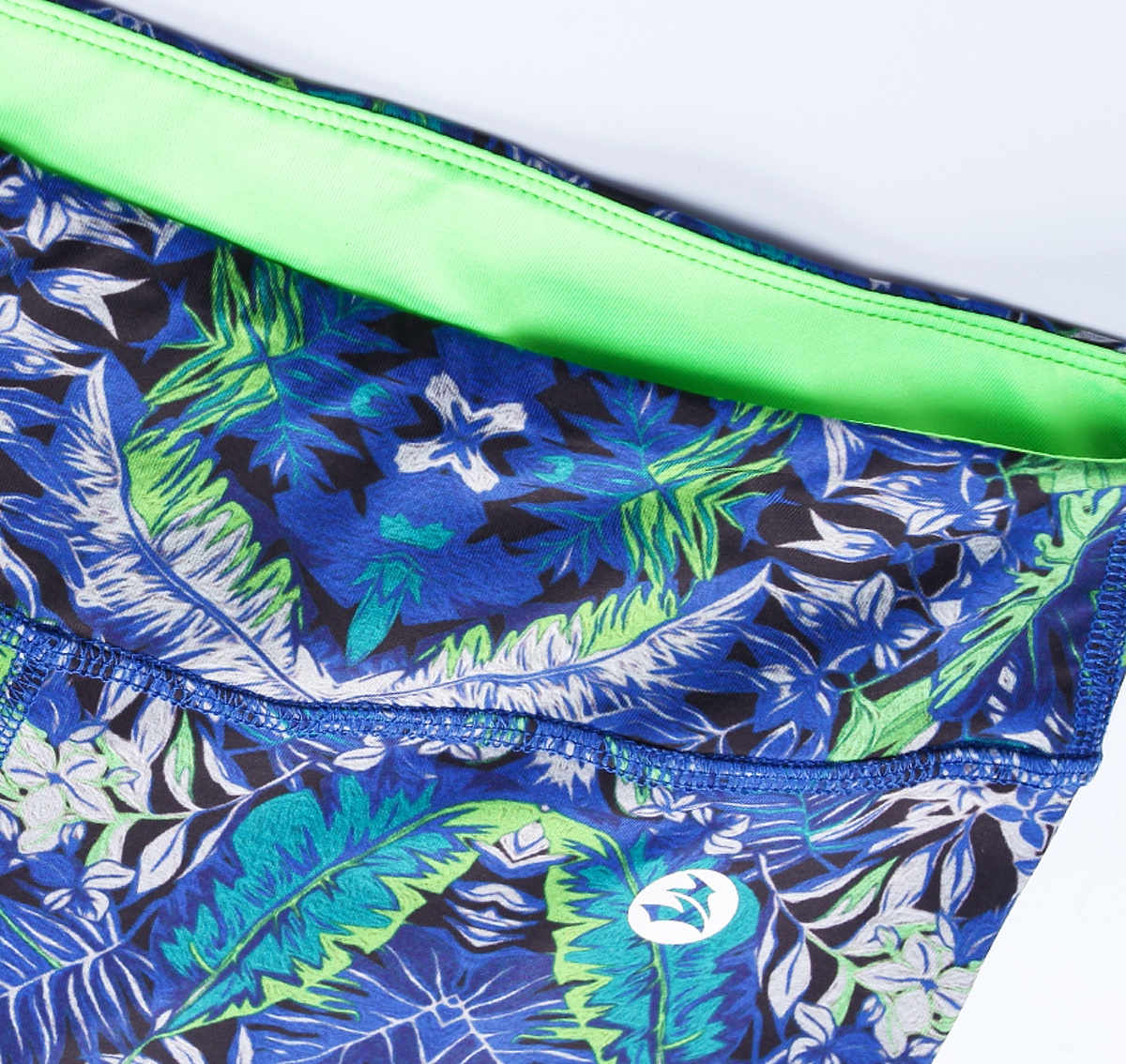 Контрастная внутри талия