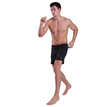 Короткий бегущий мужчина