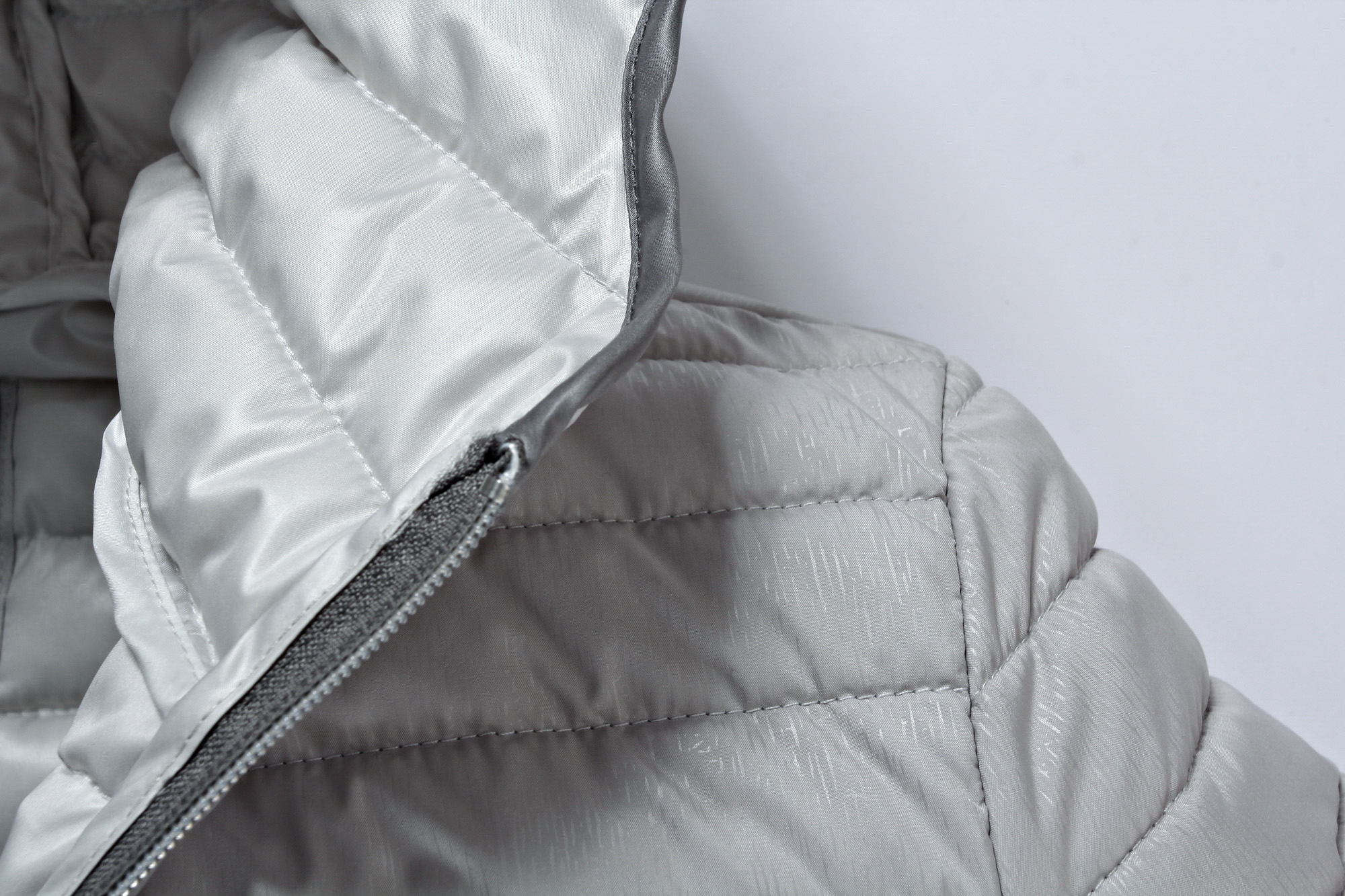 Тисненный печатный и водостойкий