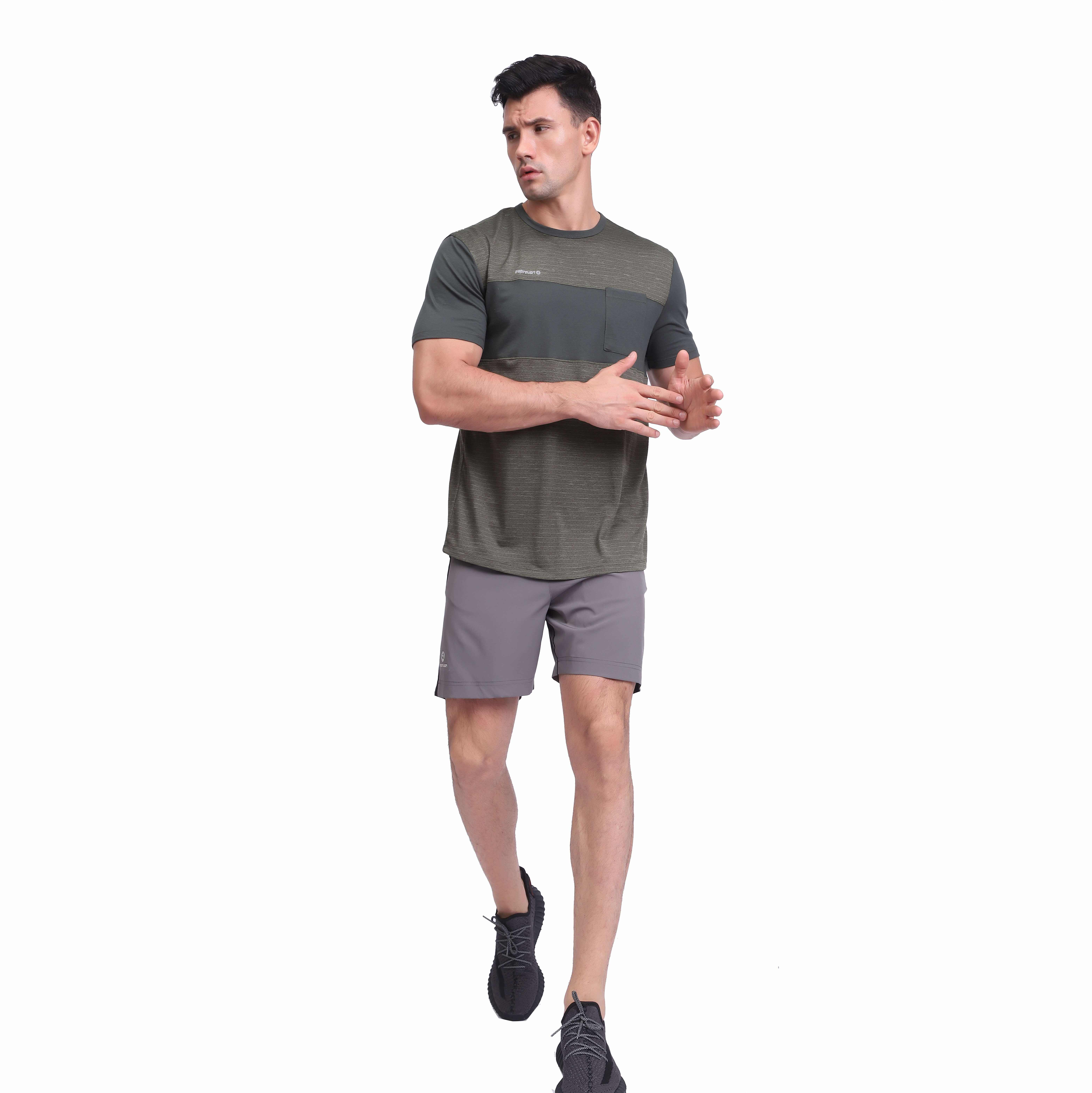 Фитнес -футболка